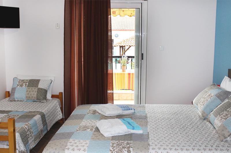 Souzana Rooms Nea Plagia Exteriör bild